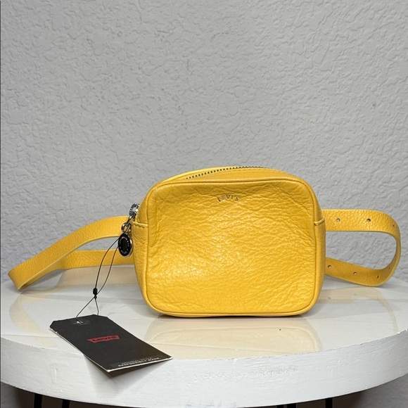 LEVI’S DIANA MUSTARD YELLOW PEBBLED LEATHER BELT CROSSBODY BAG **NWT** - Picture 2 of 10
